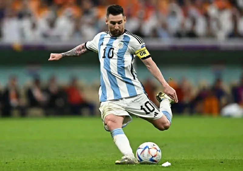ban thang xa nhat cua messi