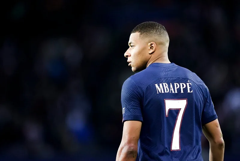 mbappe mac ao so may